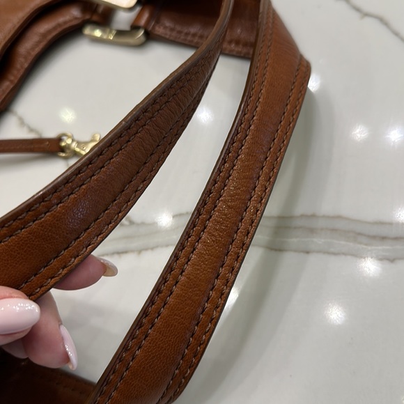 Vintage leather Michael Kors Camel coloured shoulder bag with gold hardware - Picture 7 of 14